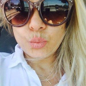 Meet your Posher, Dinha galles